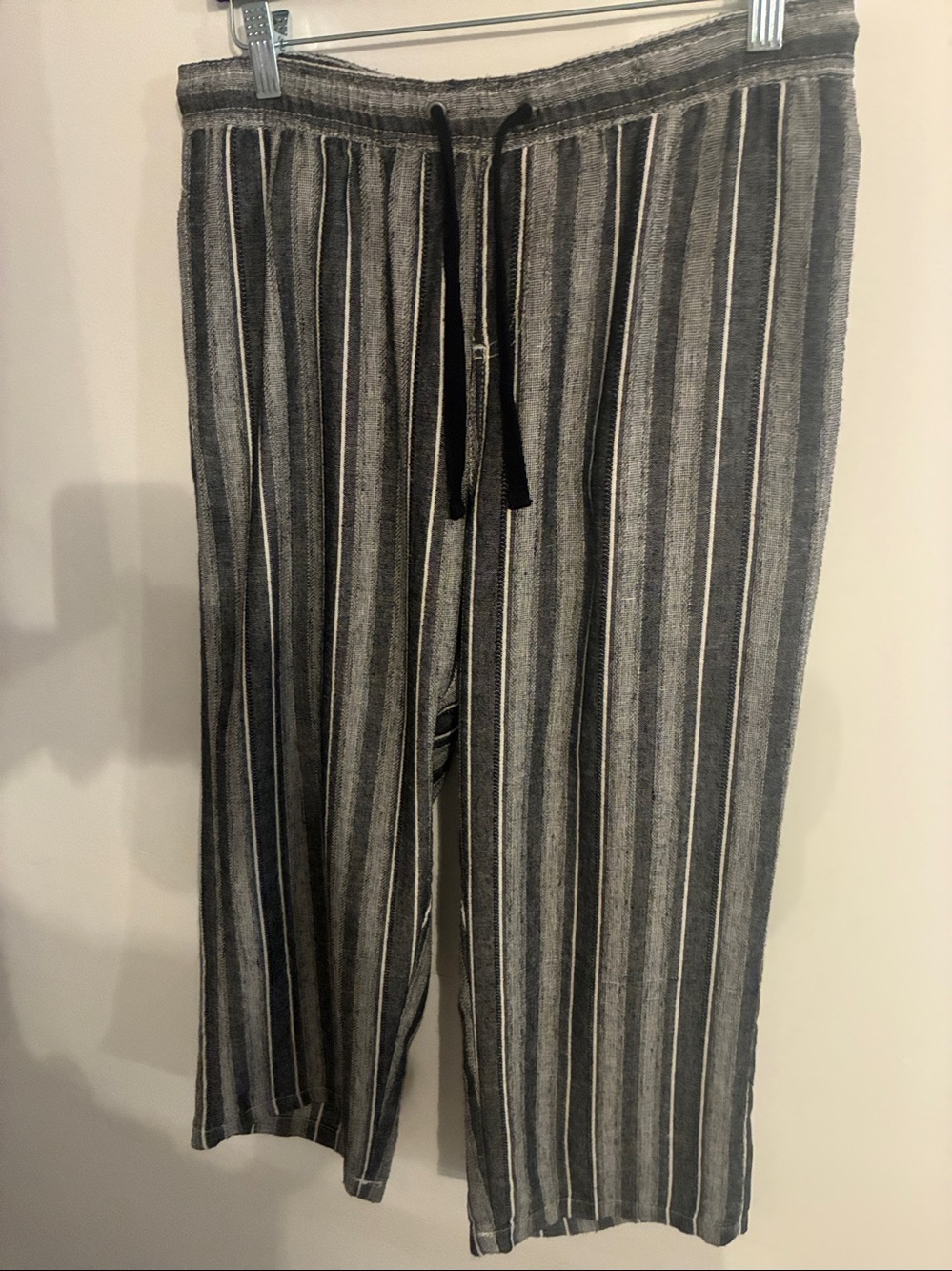 Linen/Rayon D a-sh Striped DarkGrey & Gray 4 Pockets Capri Pants Sz M worn 1x